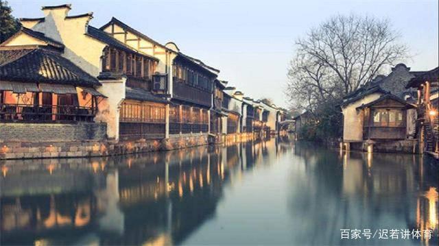 妈妈同学给我介绍了一个男生，结果刚好也是我妈同学的儿子，交往了一个月他跟我表白了？游戏画面
